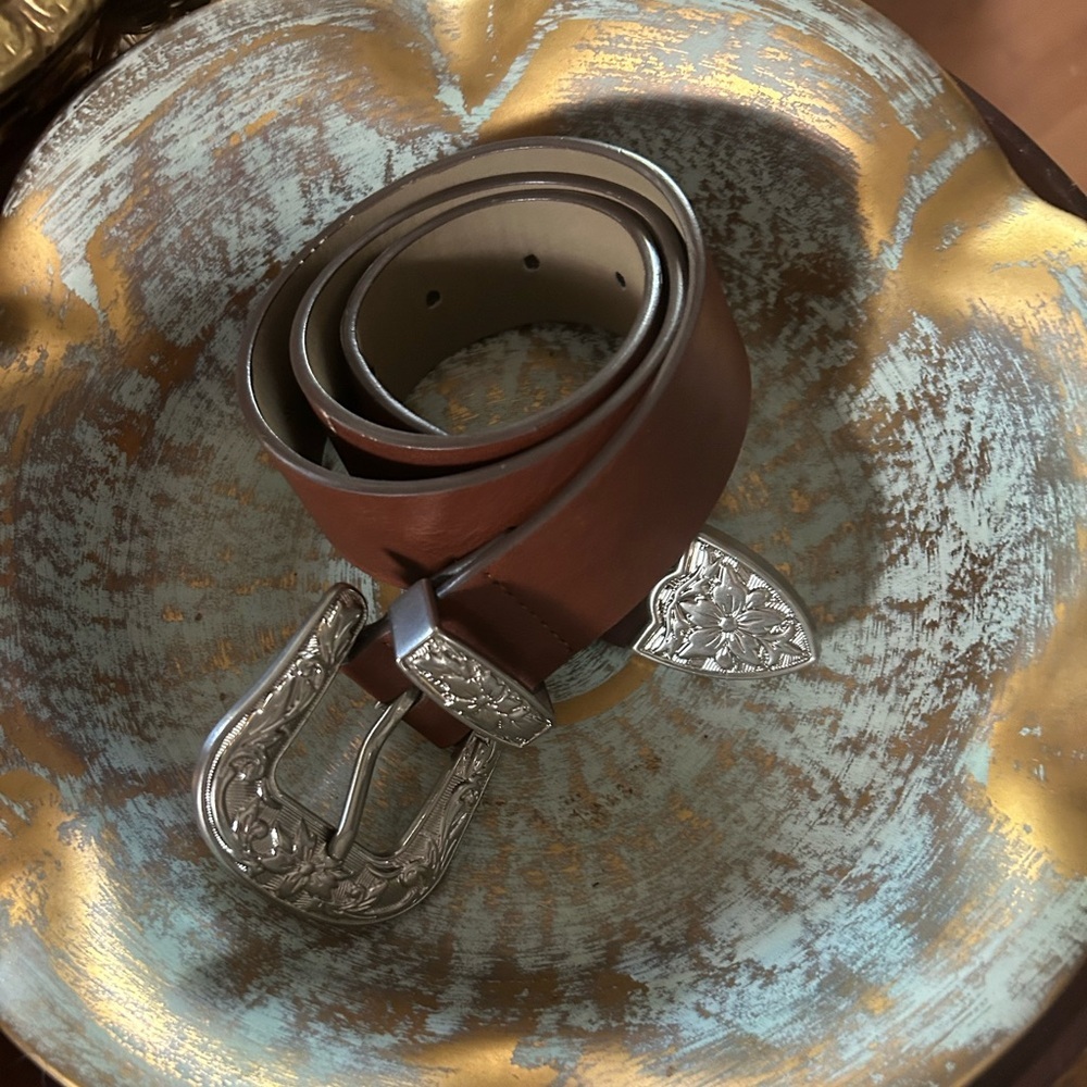 Brown Leather & Silver Southwestern Belt ~ Size XS.